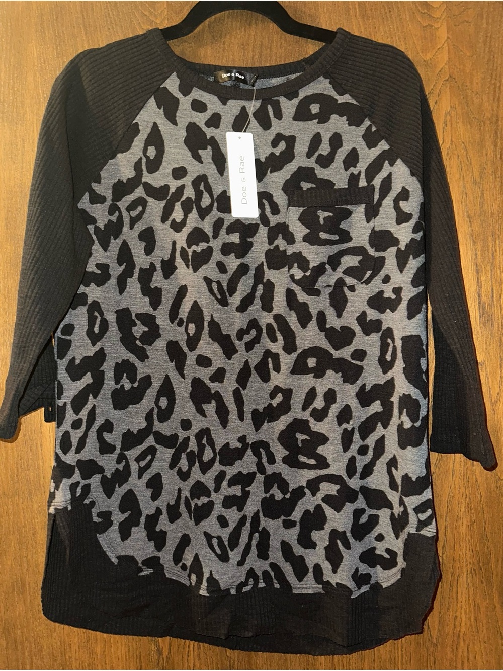 New With Tag Doe & Rae Leopard Print Knit Pullover - Black & Gray Sz M